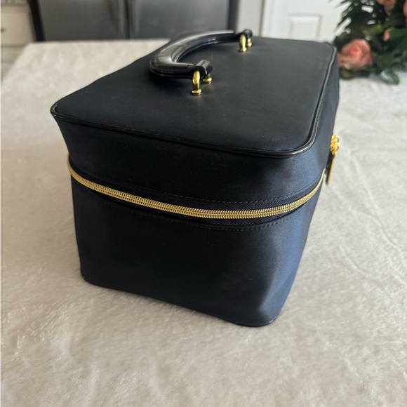 Estée Lauder Nylon Dark Blue Soft Cosmetic Makeup Travel Bag with Gold Accents - Picture 3 of 12